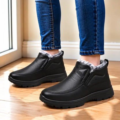 ❄️【Velikosti 38–48】 Novi moški zimski škornji s toplo, mehko podlogo in ojačano zasnovo.