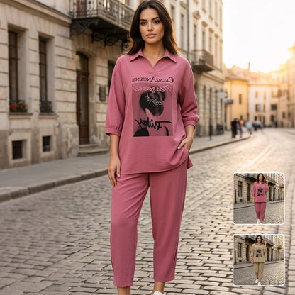 Conjunto moderno de dos piezas para mujer, diseño casual-chic, disponible en varios colores elegantes.