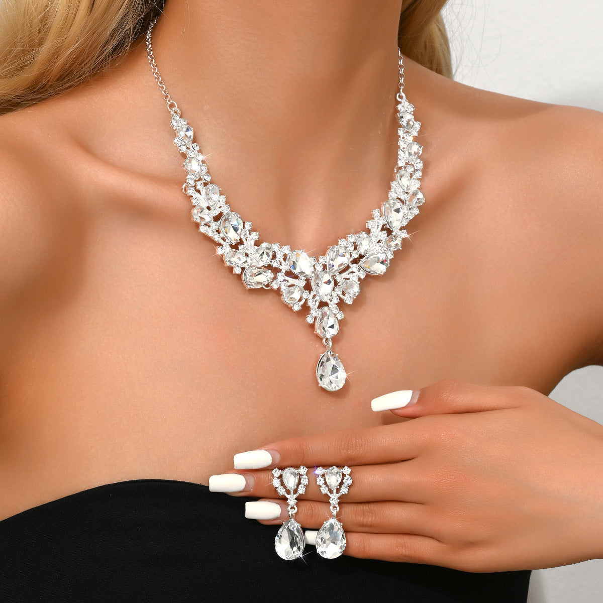 💎✨【Nyaklánc + Fülbevaló】💖Új nyaklánc- és fülbevalószett színes cirkónia kövekkel.