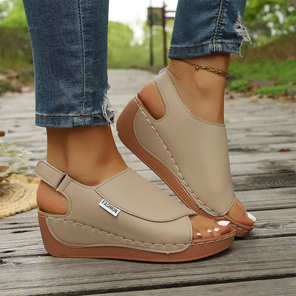 🔥【36-43】Sandalias de cuero con tacón inclinado y suela suave: máxima comodidad y soporte durante todo el día.